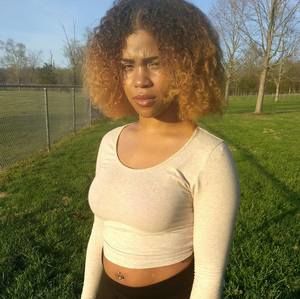 Meet your Posher, Desiree